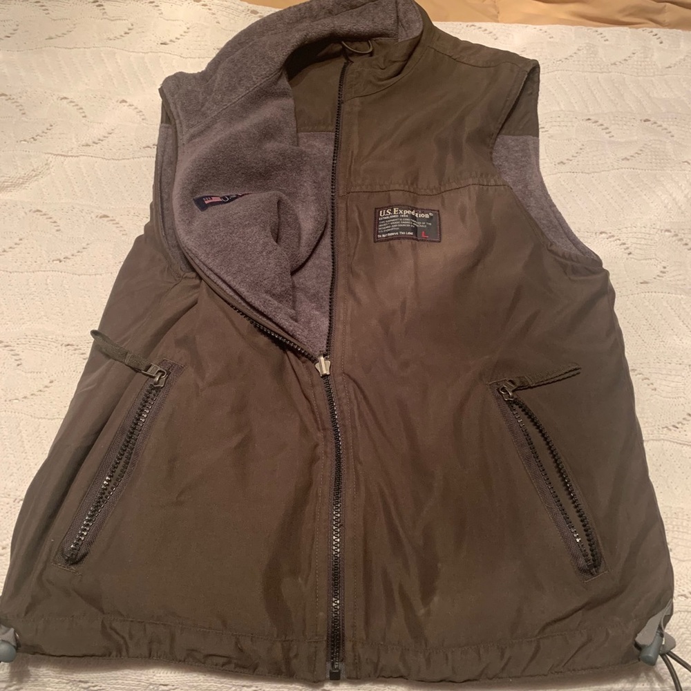 Bites reversible vest